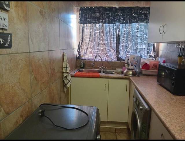 5 BEDROOM HOUSE FOR SALE IN DASPOORT